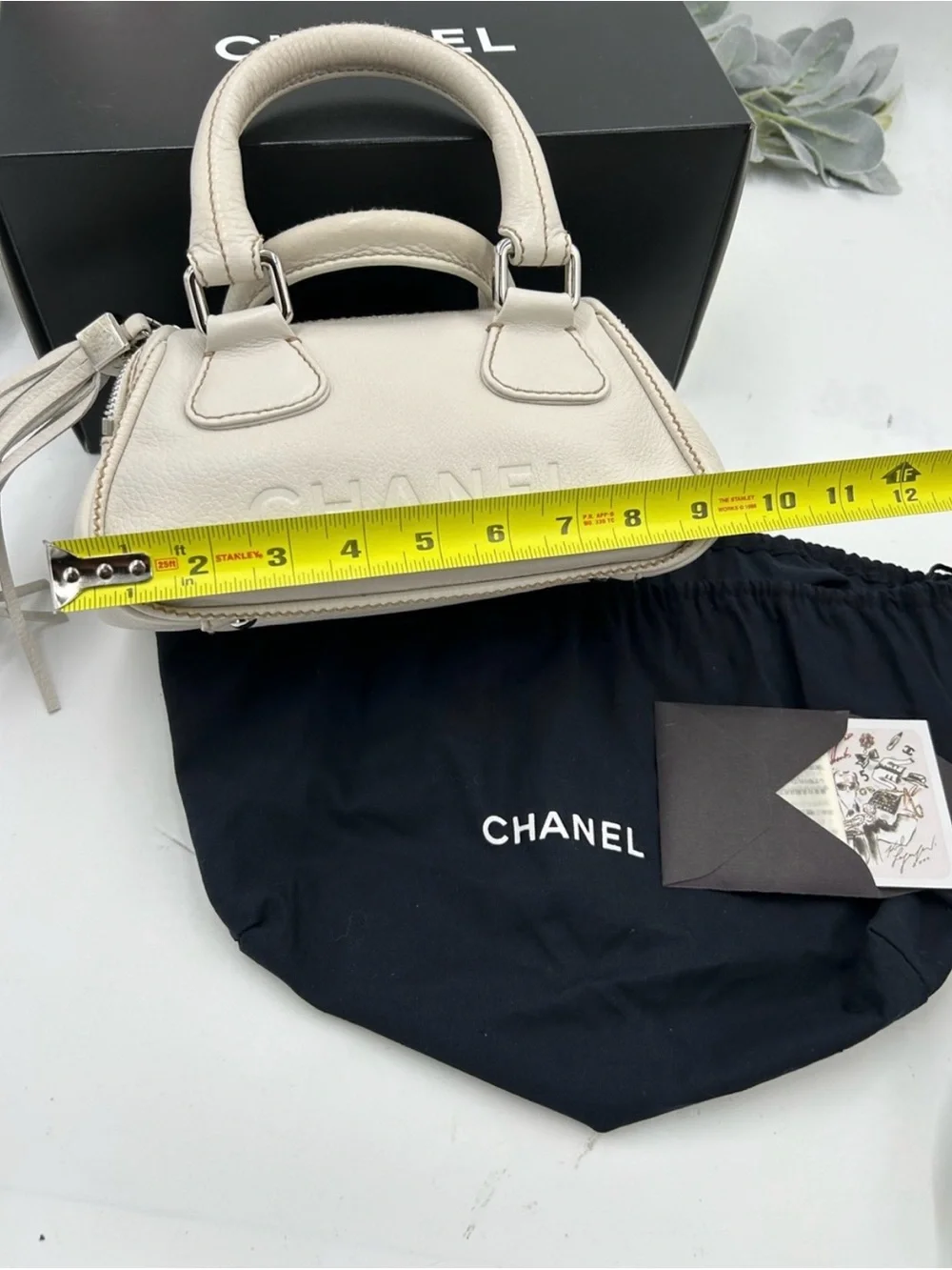 Women Chanel, LAX Cream pebbled grain leather bowler bag series 8 made in Italy